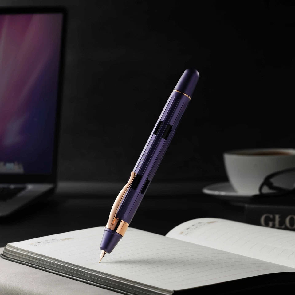 Pluma Estilográfica Retráctil Nahvalur Eclipse en Hepatizon con Borde Oro Rosa -Mediana Foto 1 de 1