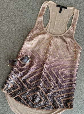 Camiseta sin mangas BCBG Maxazria seda con lentejuelas espalda reclinada en arena rosa XS Foto 1 de 4