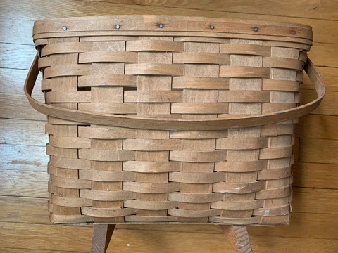 Longaberger 1985 Magazine Basket W Feet Swinging Handle 15”W X12”H Cover