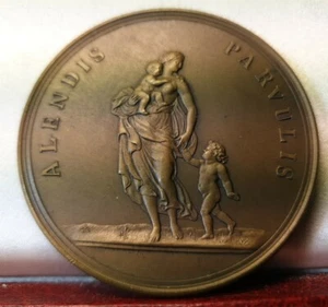 1926 scarce bronze French ART 50mm MEDAL CHILDHOOD protection - Picture 1 of 2
