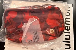 EDICIÓN ESPECIAL RARO NUEVO AÑO LUNAR Lululemon Everywhere Bolso de Cinturón 1 Lt Nuevo con Etiquetas - Imagen 1 de 8