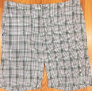 CORTO TOMMY BAHAMA AJUSTE REGULAR NAILON/SPANDEX GRIS, TAUPE Y VERDE Talla 34 - Imagen 1 de 5