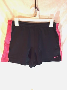 WOMAN'S NIKE GYM SHORTS. SIZE LARGE - Bild 1 von 4