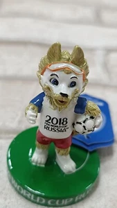 Figure World Cup 2018 Russia wolf Zabivaka Like with a ball 6 cm - Picture 1 of 10