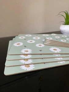 Daisy Bee Set of 8 ' 4 Placemats & 4 Matching Coasters Ideal for Perfect Dining - Picture 1 of 5