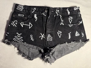 Forever 21 Black size 2 Women's Mini Shorts Low Waist Aztec design - Picture 1 of 10