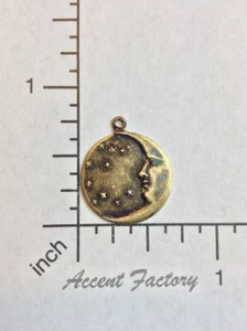 37673 - 2 Stck. Mond mit Sternen Charm Schmuck Fundstücke Messing oxidiert - Bild 1 von 3