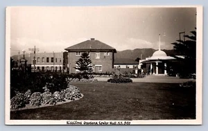 K8/ New Zealand RPPC Postcard c1940s Lower Hutt Riddiford Garden 181 - Picture 1 of 4