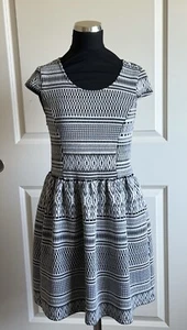 Bar III Black & White Cap Sleeve Fit 'N Flare Short Dress Size S - Picture 1 of 9