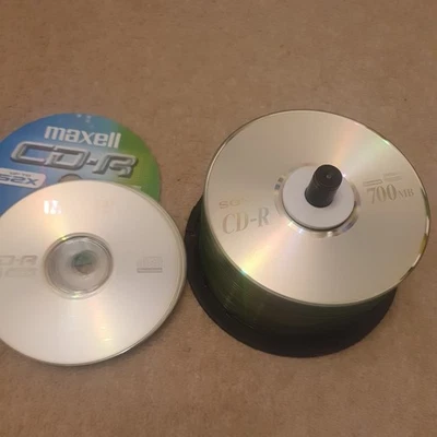 New 42x Sony & 8x Maxell CD-R Recordable Blank Discs 700MB, 50x overall - Image 1 of 4