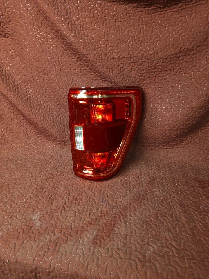 Ford F-150 2021 2023 luz trasera lateral derecha punto ciego OEM pasajero p271774 Foto 1 de 4