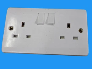 7 x Click Mode CMA036 13A 2-fach zweipolige Schaltsteckdose. - Bild 1 von 3