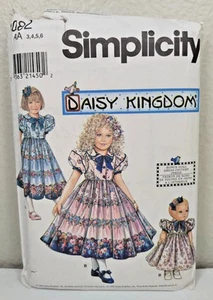Vestido para niños y muñecas Simplicity Daisy Kingdom patrón 8082 talla 3-6 plegado de fábrica - Imagen 1 de 2
