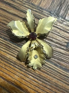 Vintage gold tone. Orchid - Picture 1 of 3