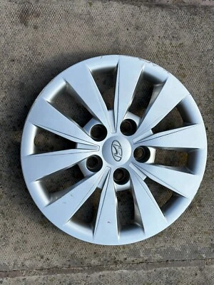HYUNDAI I30 15" WHEEL TRIM X 1 HUB CAP GENUINE 52960A6100 BOLT ON TYPE 5 STUD - Image 1 of 4