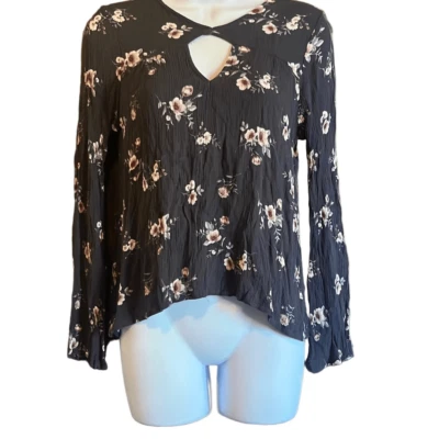 Full Tilt Gray Pink Floral Cutout Crinkle Top Long Sleeve Medium Boho Festival - Image 1 of 4