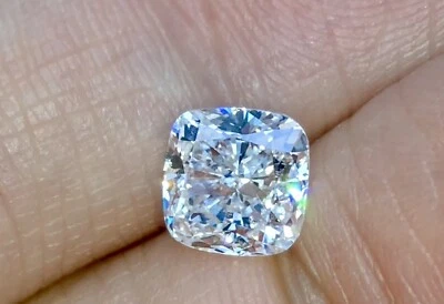 Cojín de 2,08 quilates corte diamante color F internamente impecable informe GIA Foto 1 de 2