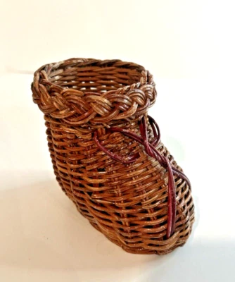 Rattan Flower Pot Table Boot Shape Rustic Rattan Vase Flower Wicker Vase - Image 1 of 4