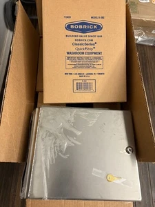 Bobrick Edelstahl Aufputz Papierhandtuchspender B-262 - Bild 1 von 3