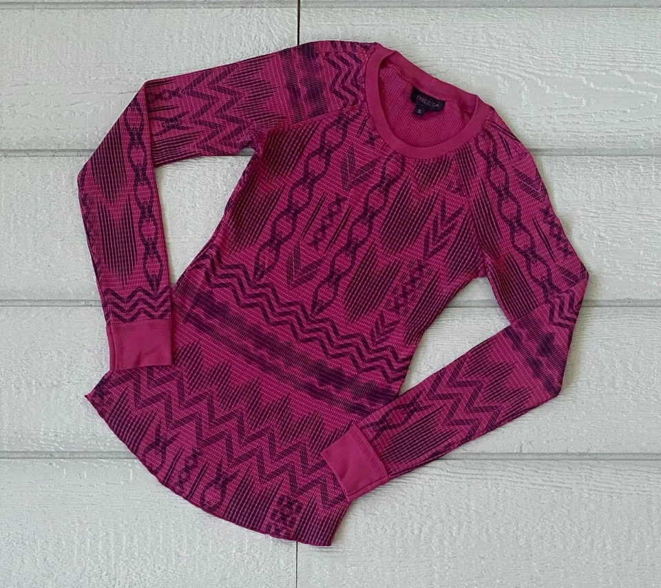 Camiseta Athleta Térmica Manga Larga Geométrica Roja Rosa Negra Talla Pequeña Foto 1 de 1