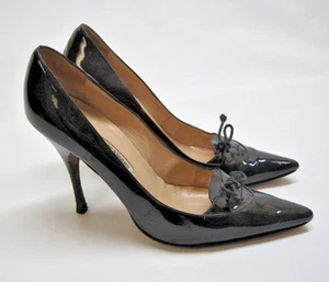 Manolo Blahnik Damenschuhe schwarz Lackleder Fliege Stilettoabsatz 38,5 - Bild 1 von 11