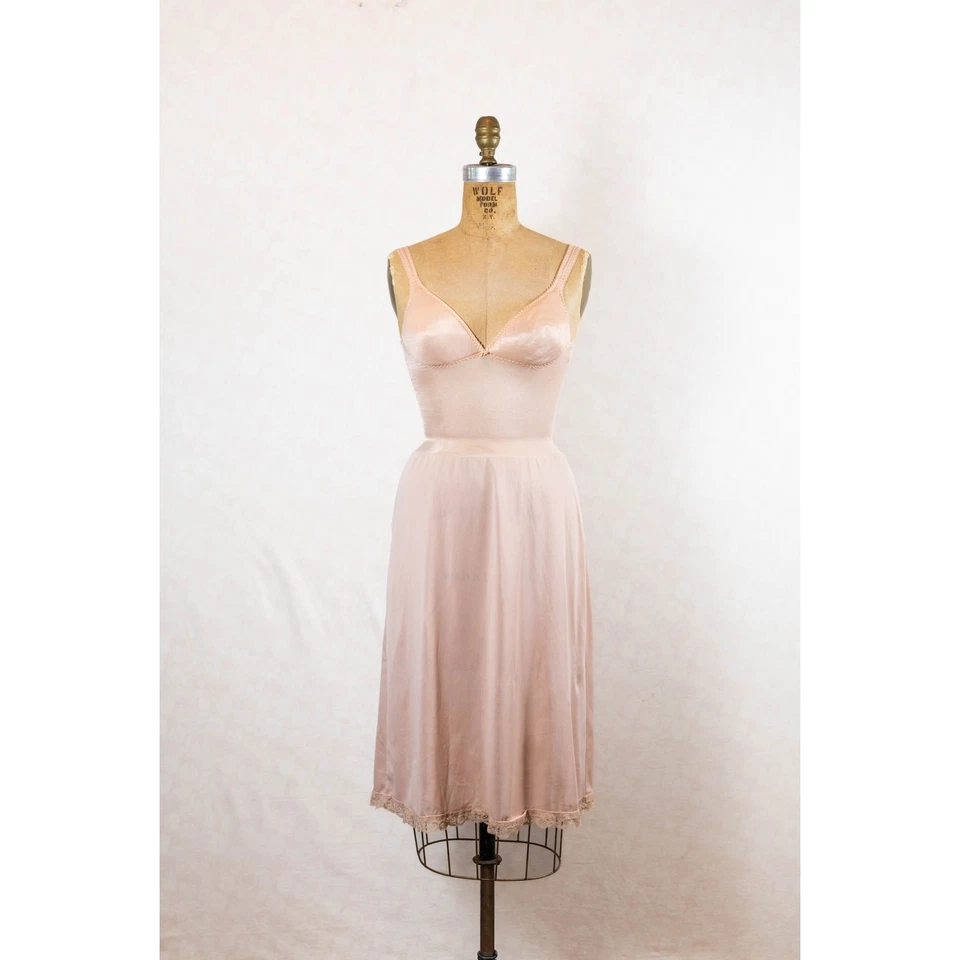 Vestido sin Mangas Olga Sin Costuras Vintage Años 70 Body, Lencería 34A Estilo 395, Rubor Desnudo Foto 1 de 4