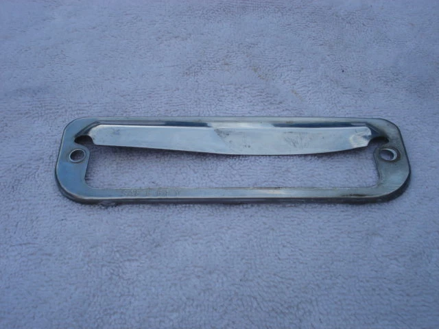 Bisel de luz de matrícula?? Chrysler Imperial 1964-1966 Foto 1 de 1