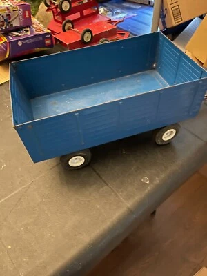 12 inch Vintage Pressed steel Ertl Farm equipment wagon Blue Trailer - Image 1 of 4
