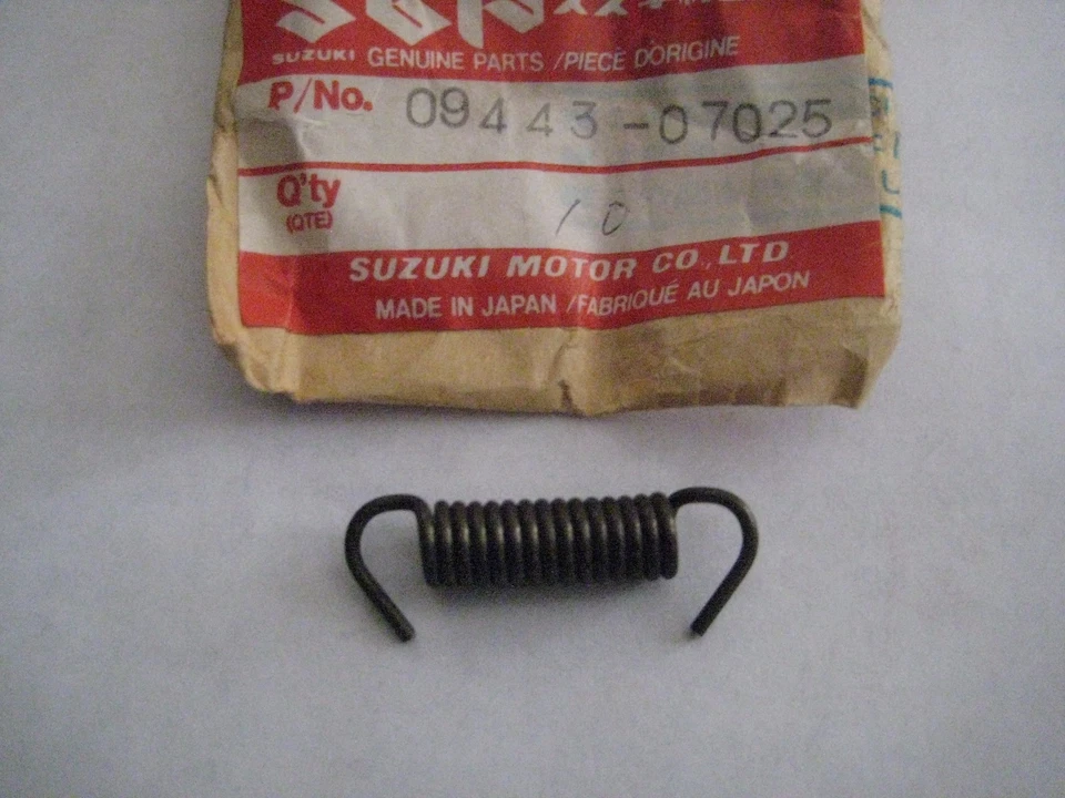 SORTE ZAPATA FRENO SUZUKI RM80/LT50/LT160/JR50/FZ50/DS80/ALT50/TM/TS/GT ¡NUEVO! Foto 1 de 1