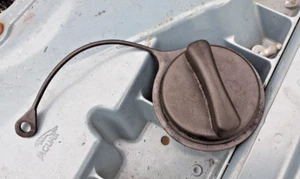 Tappo riempimento carburante benzina Jaguar X-Type / S-Type / XF / XK / XJ X350 - Foto 1 di 3