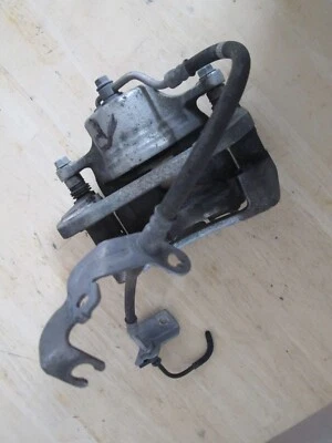 2018-2020 Hyundai Tucson Front Right Passenger Side Brake Caliper Assembly  OEM - Image 1 of 4