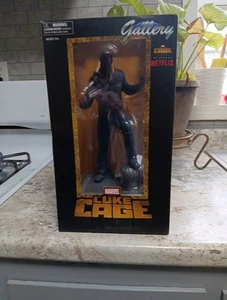 Marvel Luke Cage PVC Figure Netflix Series Colter Statue Harlem Diorama - Picture 1 of 7