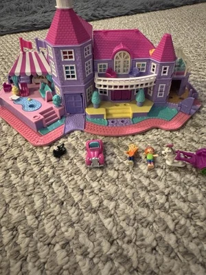 Polly Pocket 1994 Light-Up Magical Mansion - Image 1 of 4
