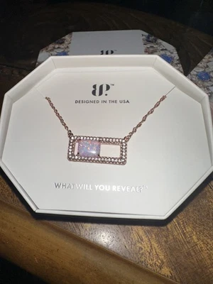 Collar Bomb Party Octubre 2025 “Tu chispa, recordada” NK53974 ópalo RG Foto 1 de 2