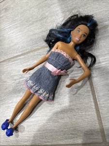 Schwarz & blauhaarige Mattel Barbie Skipper Puppe, neu gekleidet mit Tierpantoffeln A7 - Bild 1 von 11