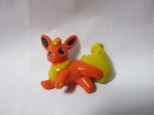 VINTAGE POKEMON NINTENDO FLAREON MINI ACTION FIGURE - Picture 1 of 2
