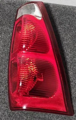 Luz trasera CHEVROLET AVALANCHE 1500 L L. 02 03 04 05 06 Foto 1 de 4