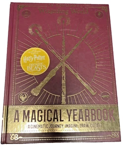 J.K. Rowling's Wizarding World: A Magical Yearbook Hardback Book 2017 - Bild 1 von 10