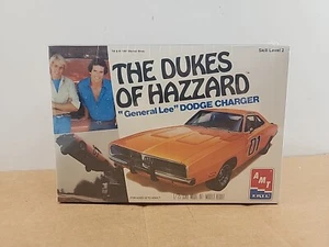 AMT/ERTL 1/25 DUKES OF HAZZARD GENERAL LEE DODGE CARICATORE MODEL KIT #8597 NOS - Foto 1 di 6