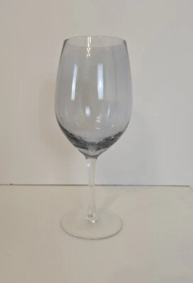 PIER 1 Tintado Gris Humo CRACKLE COPA DE VINO BLANCO COPA USADA EN EXCELENTE ESTADO 8 7/8" Repuesto Foto 1 de 4