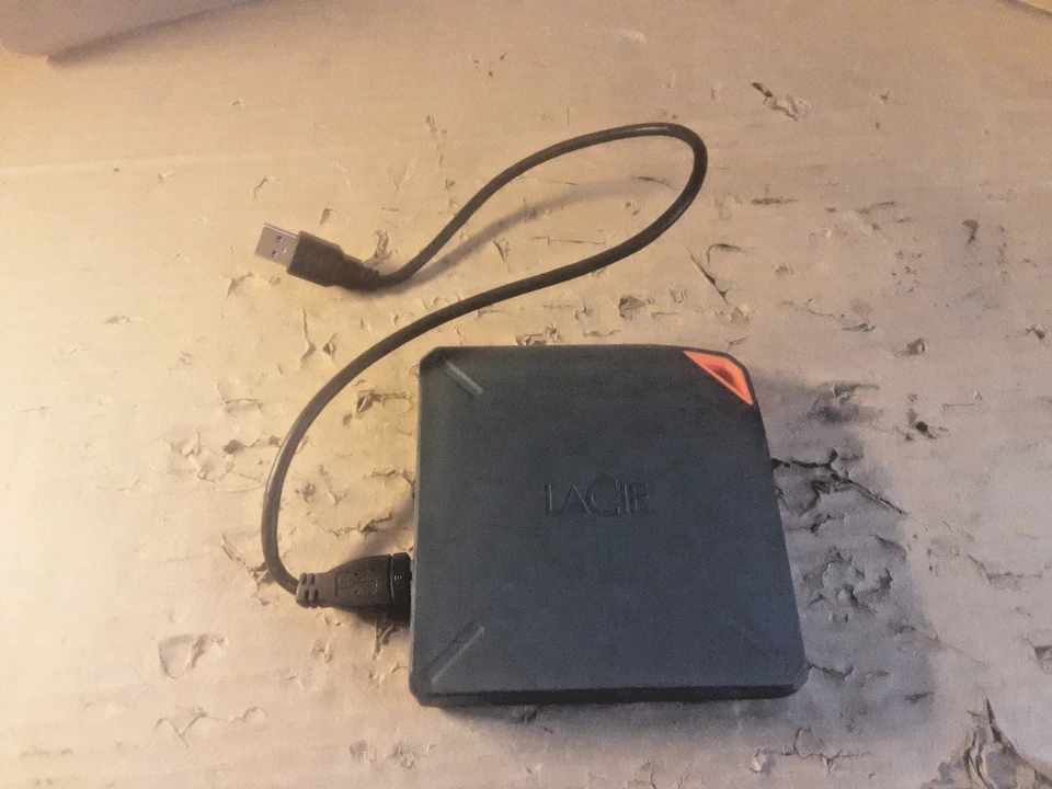 LaCie Fuel 1TB  Storage  & USB 3.0 Cable, WI-FI NOT WORKING - Image 1 of 4