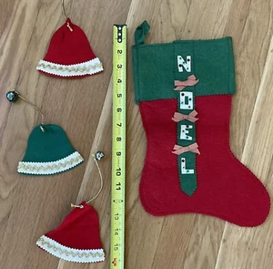 Vintage Handarbeit Filz Pailletten Weihnachtsglocken - Strumpf & 3 Ornamente Mitte Cent - Bild 1 von 3