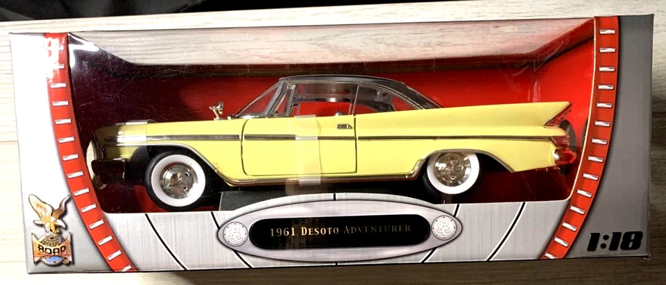 Литая под давлением желтая и черная крыша Road Signature 1961 DeSoto Adventurer Sunburst 1:18 - Изображение 1 из 4
