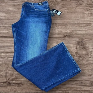 Silver | Women Suki Curvy Fit | Mid Rise | Slim Boot | Sz 20x33 - Picture 1 of 4