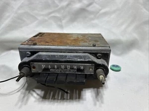ORIGINAL TR4A TR250 TR6 TRIUMPH TR4 LATE 60'S EARLY 70'S BRANDED AM RADIO - Picture 1 of 6