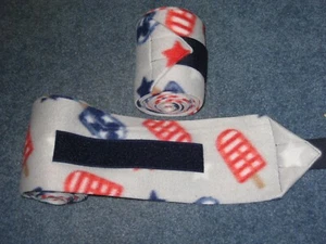 NEU 2er Set rot/weiß/blau Eis am Stiel/Sterne Polo Wraps (Pferd/Pony Bein Wraps) - Bild 1 von 1