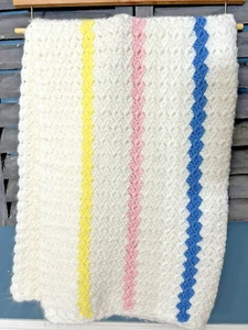 Handarbeit gehäkelt geschlechtsneutral Pastell Baby Decke Strick Überwurf Vintage 43" x 31" - Bild 1 von 4