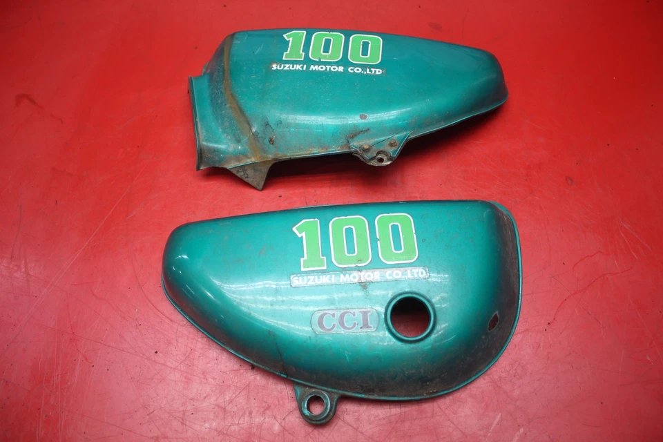 Suzuki TC100 1974 cubiertas del tanque de aceite izquierda derecha  Foto 1 de 4