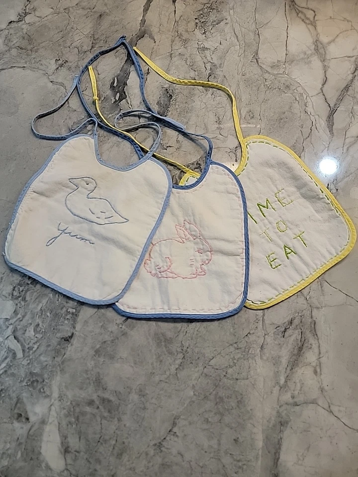 Juego de 3 baberos de bebé Darling vintage bordados a mano unisex envío gratuito  Foto 1 de 4
