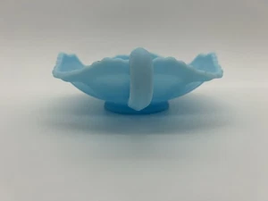 Vintage Fenton Butterfly 2 Henkel Bonboniere Schale Satin Eisblau Milchglas  - Bild 1 von 9